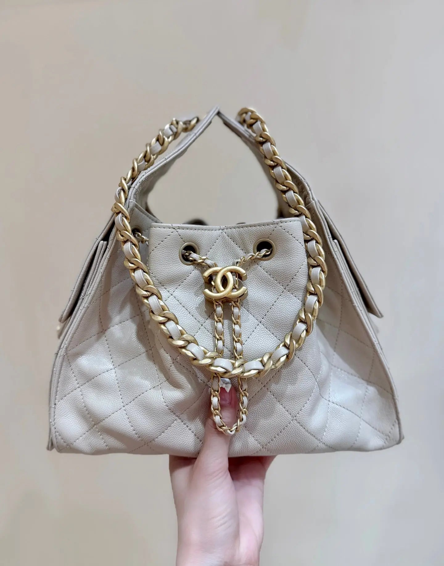 CHANEL 25 Ivory