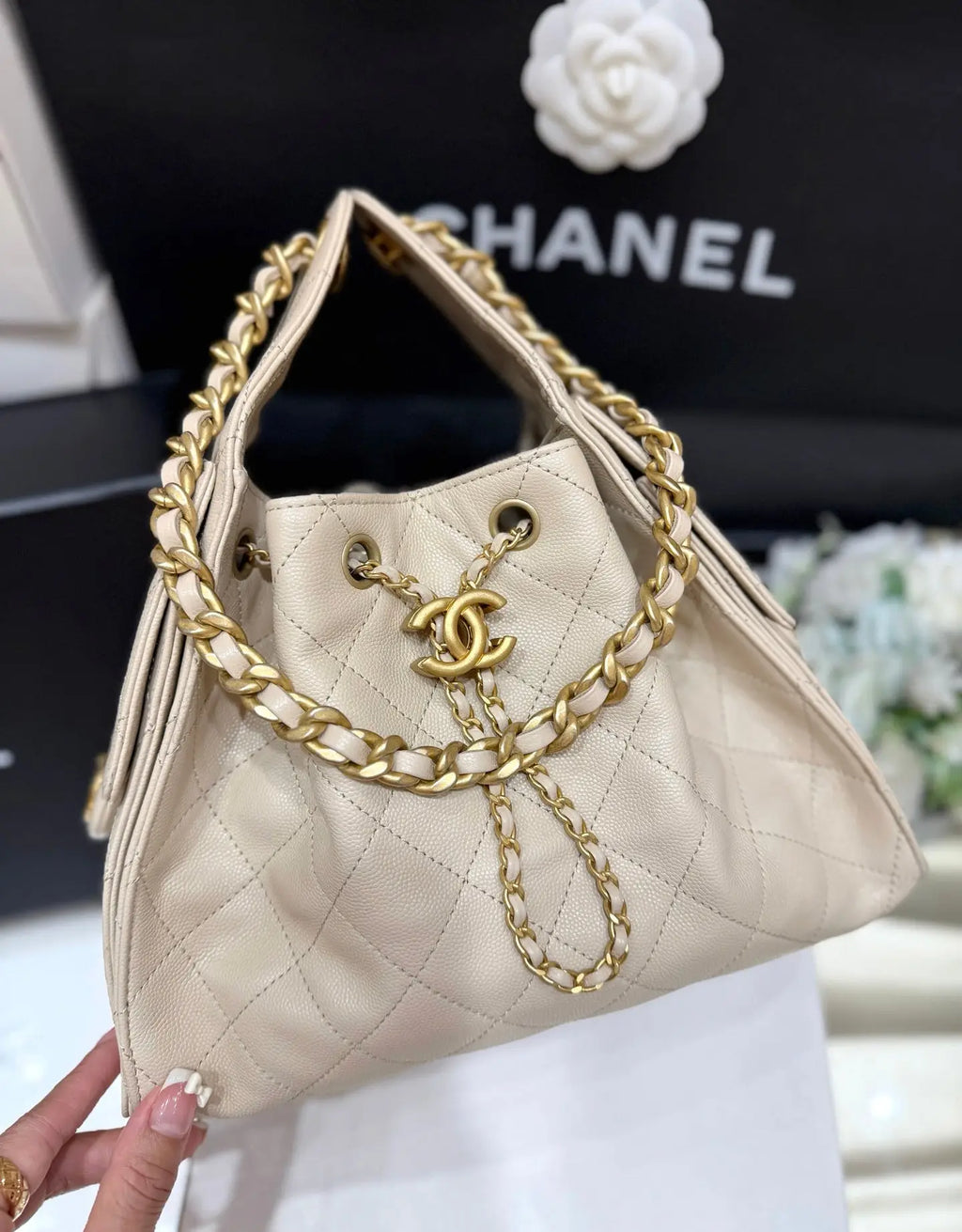 CHANEL 25 Ivory