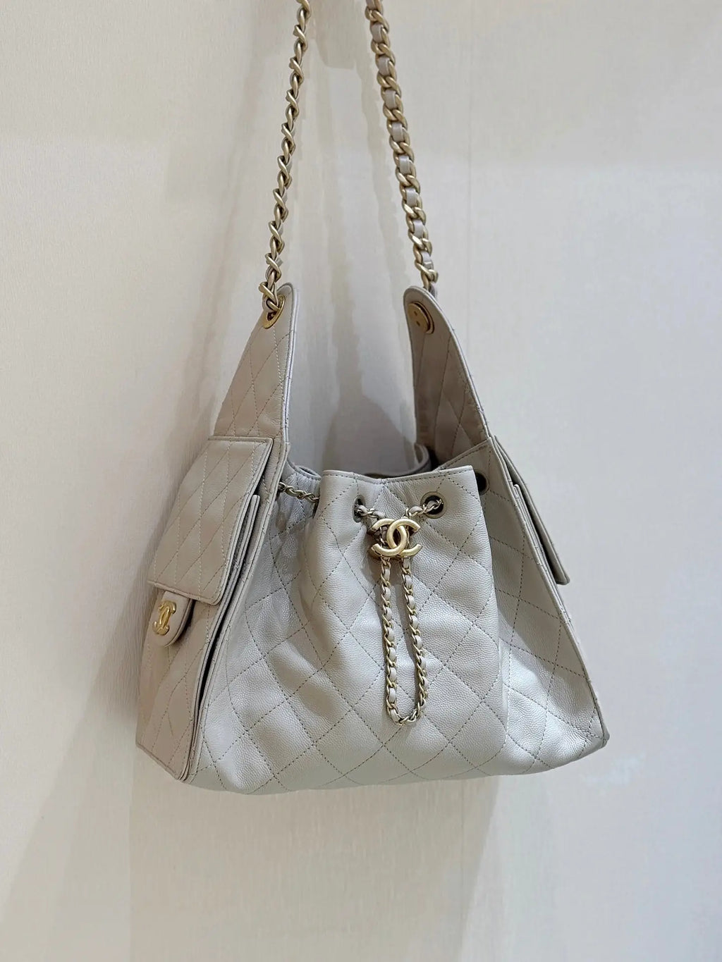 CHANEL 25 Ivory