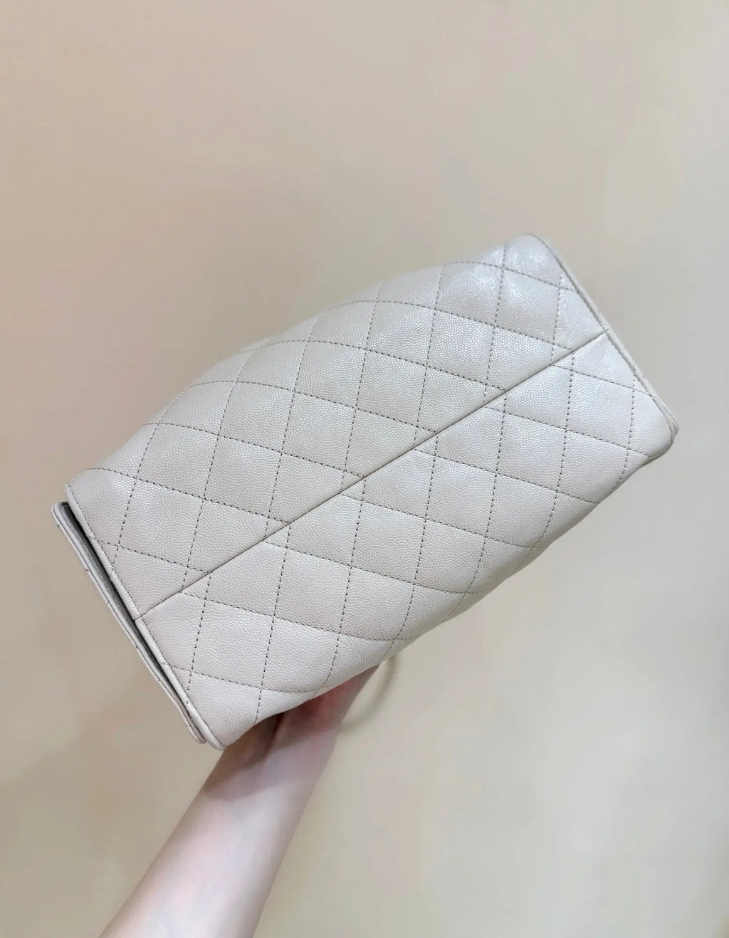 CHANEL 25 Ivory