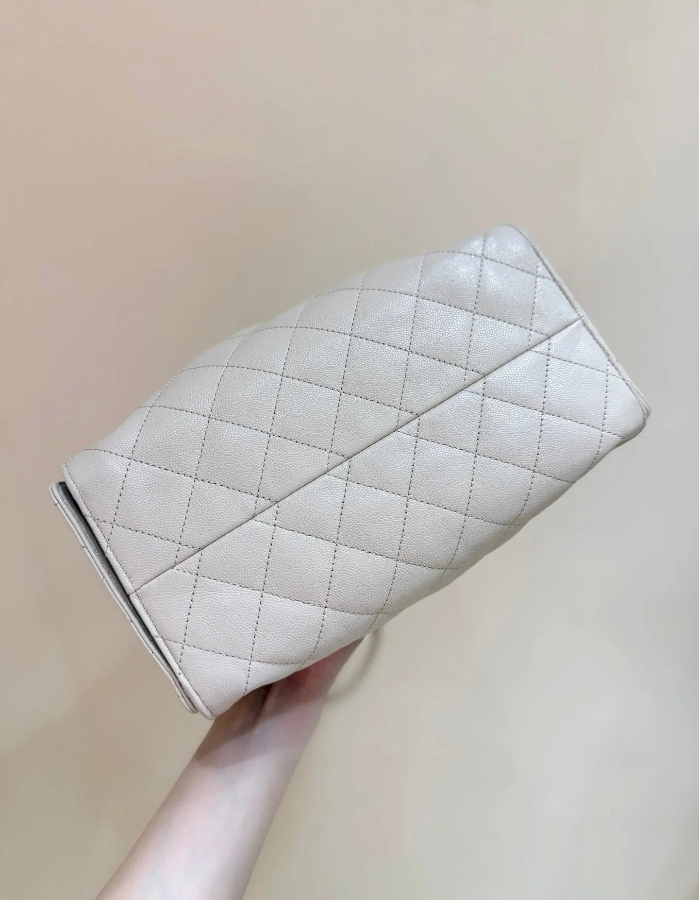 CHANEL 25 Ivory